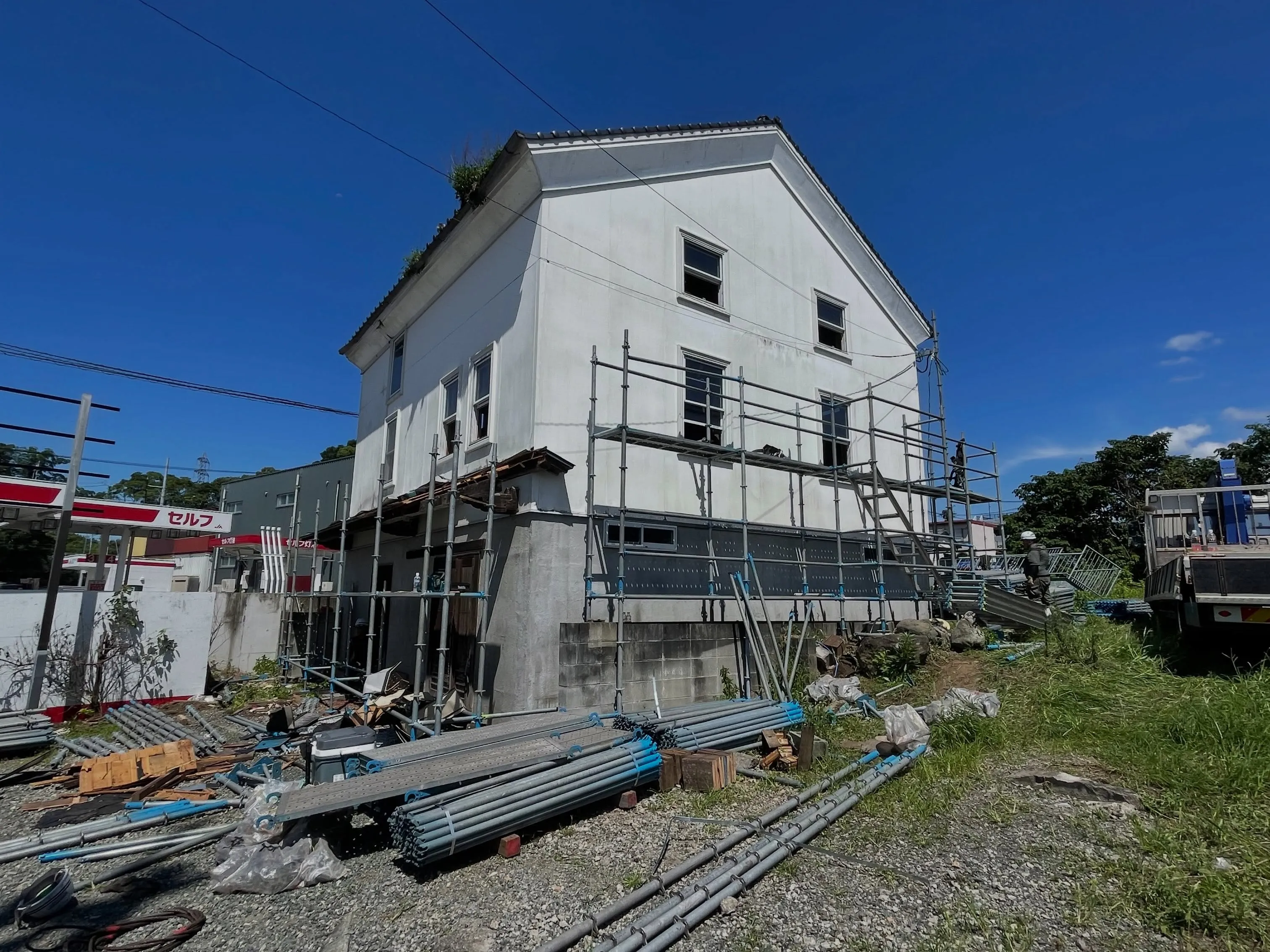 雨上がり熊本上益城にて蔵の解き作業の準備に入ります